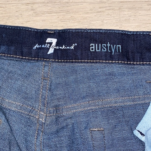 Jenas - Picture 4 of 5